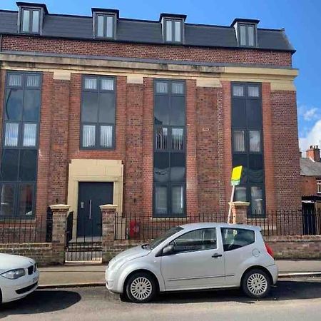 Newly Built 2 Bed Flat In The Heart Of Leek Διαμέρισμα Εξωτερικό φωτογραφία