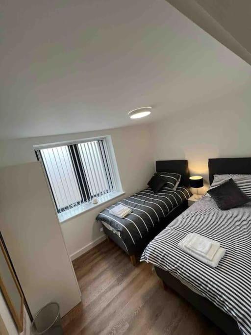 Newly Built 2 Bed Flat In The Heart Of Leek Διαμέρισμα Εξωτερικό φωτογραφία